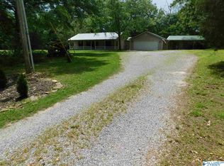 812 Lockhart Rd, Hartselle, AL 35640