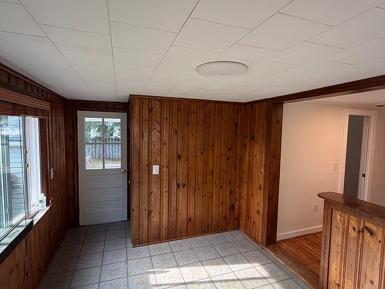 31 Whitewood St — Photo 11
