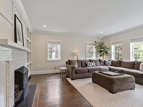 3rd image of 245 Summer Ave