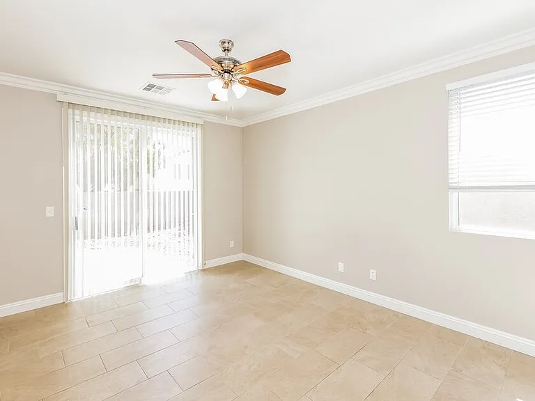 486 Kirkstone Way — Photo 10