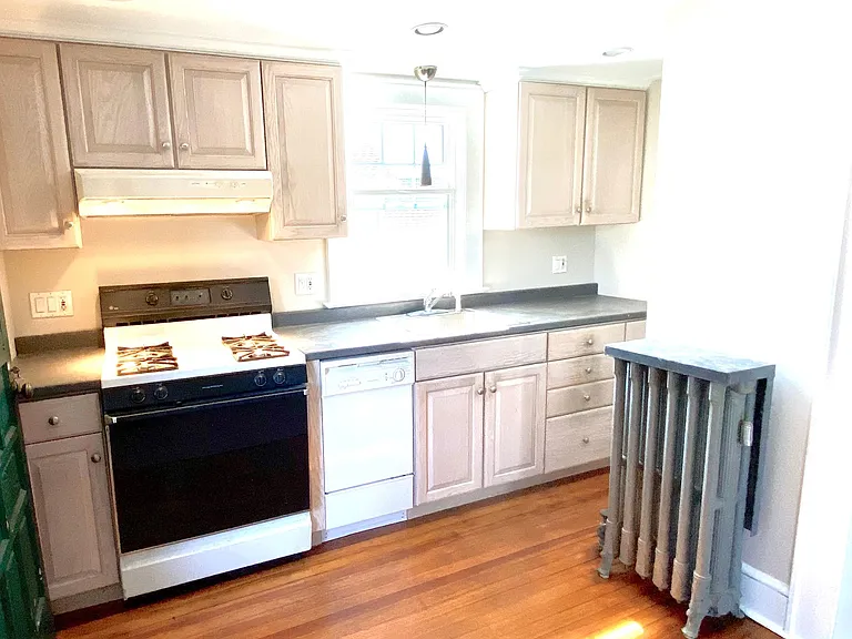 54 1st St #2 — Photo 4