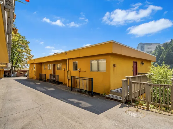 851 SW Broadway Dr APT 52, Portland, OR 97201