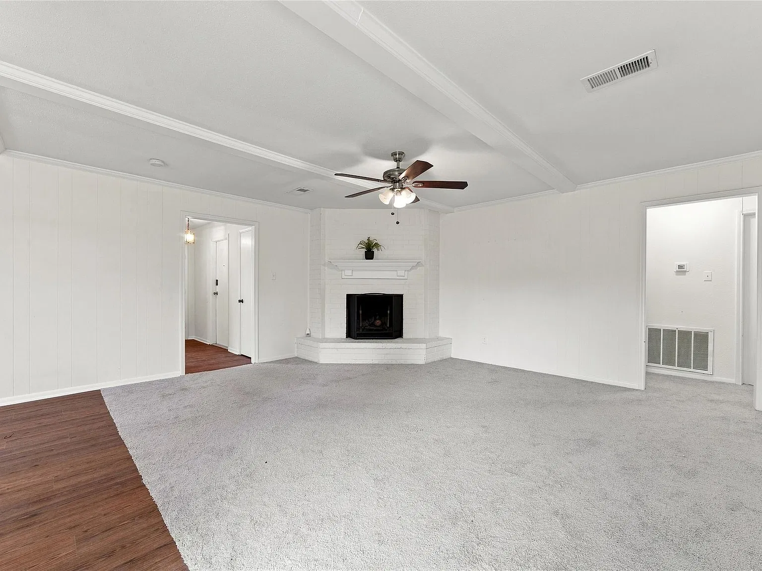 3 bed, 2.0 bath, 1741 sqft, $2,150 — Photo 4