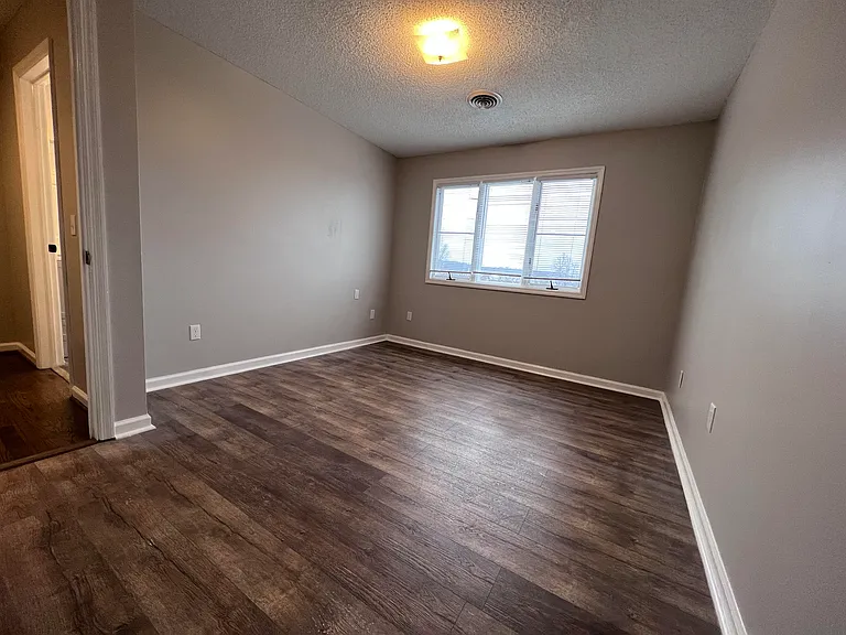 401 Moore St #202 — Photo 8