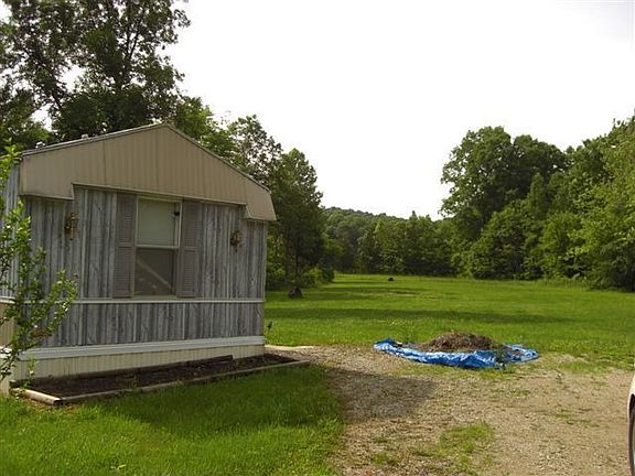 2nd image of 3560 Pheasant Ln