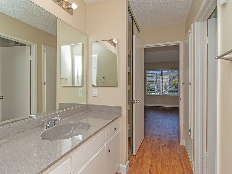 Villas de Laura Apts — Photo 11