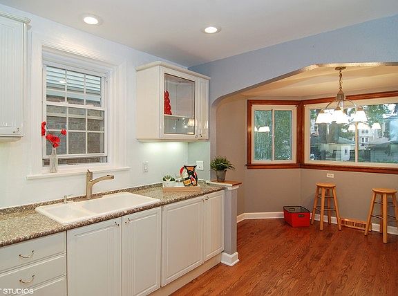 5th image of 825 Lathrop Ave #1