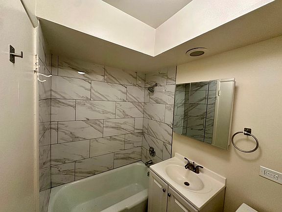 Beautiful new remodeled bathrooms!
