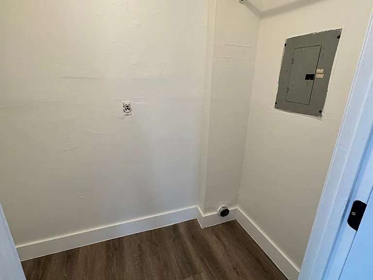 2309 Manson Ave — Photo 6