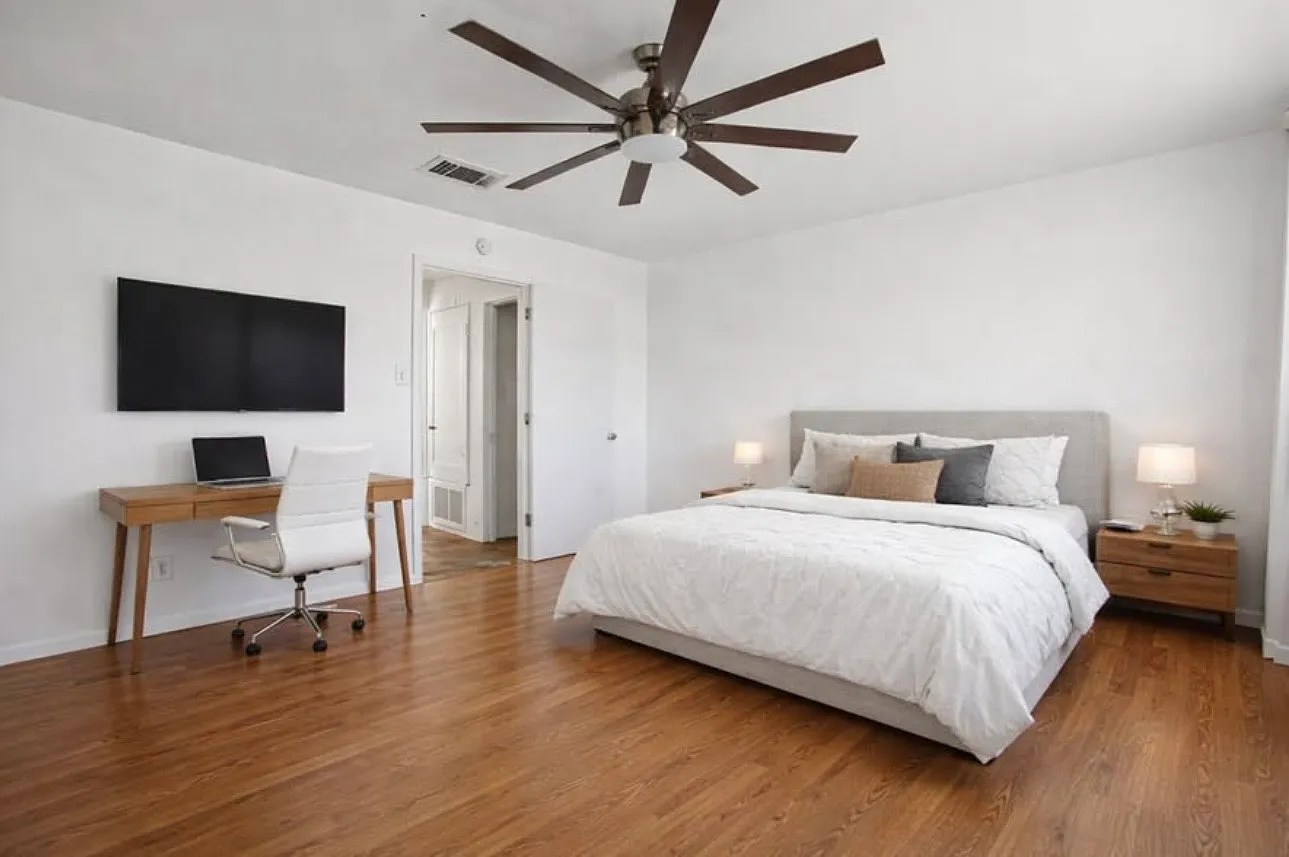 1 bed, 2320 sqft, $800 — Photo 1