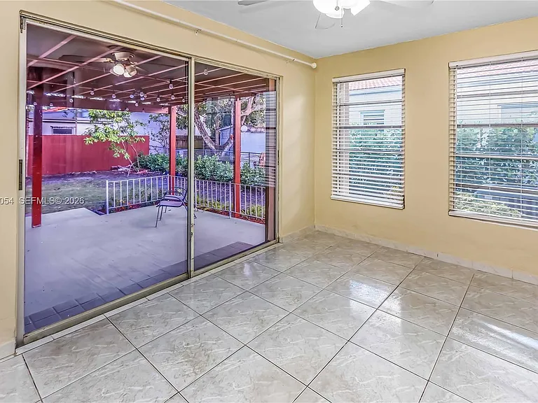 1015 Cortez St — Photo 11