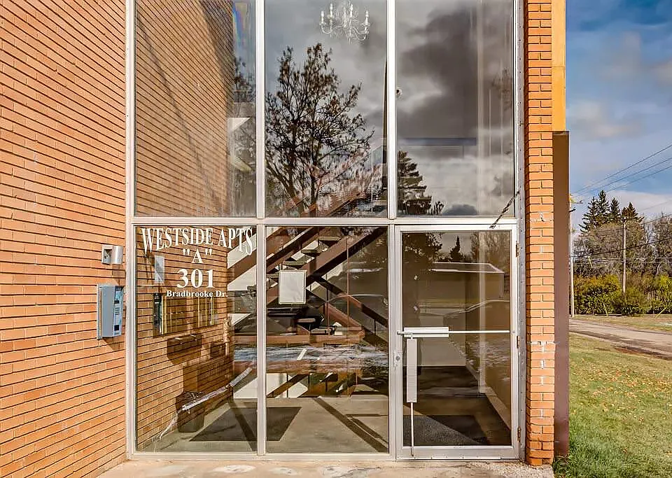 301 Bradbrooke Dr