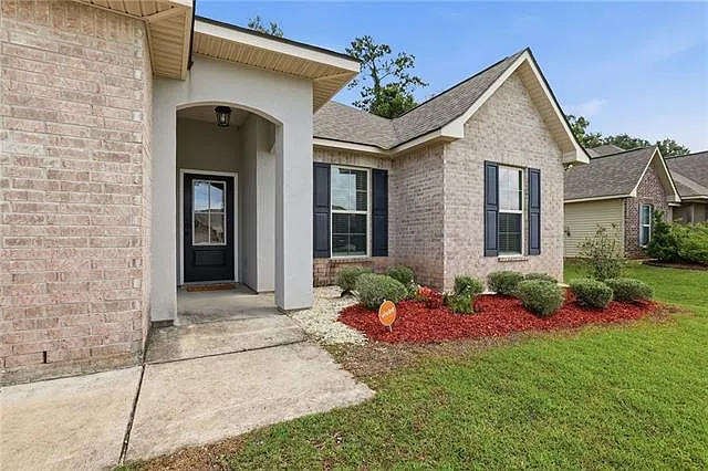 11056 Regency Ave — Photo 3