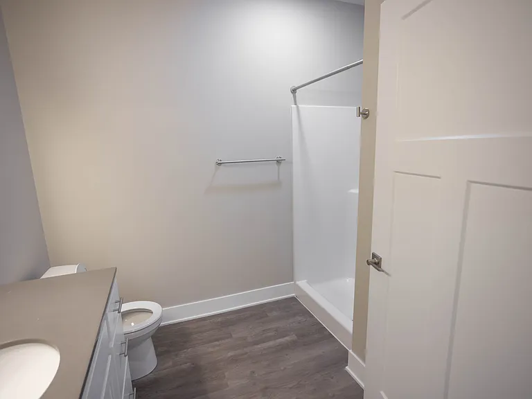 Riverbend Apartments — Photo 8