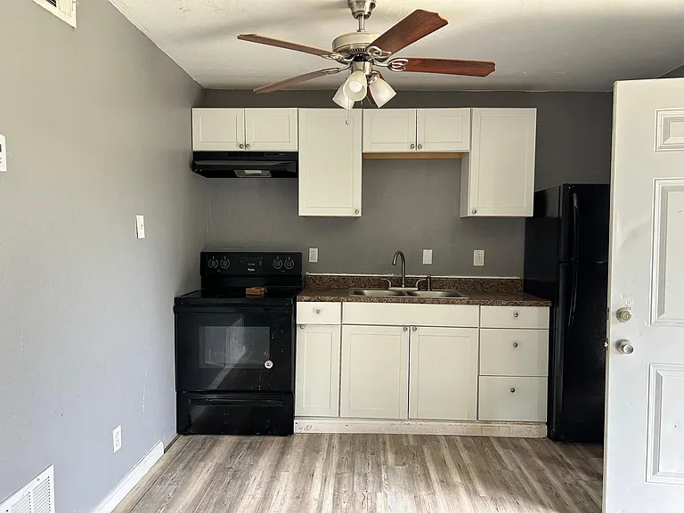 307 N 14th Street — Photo 2