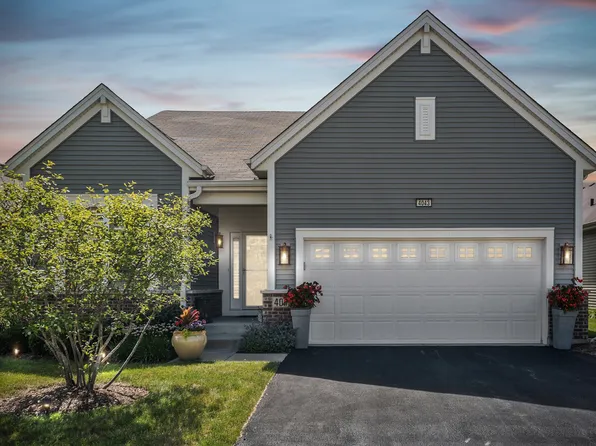 4043 Chesapeake Ln, Naperville, IL 60564