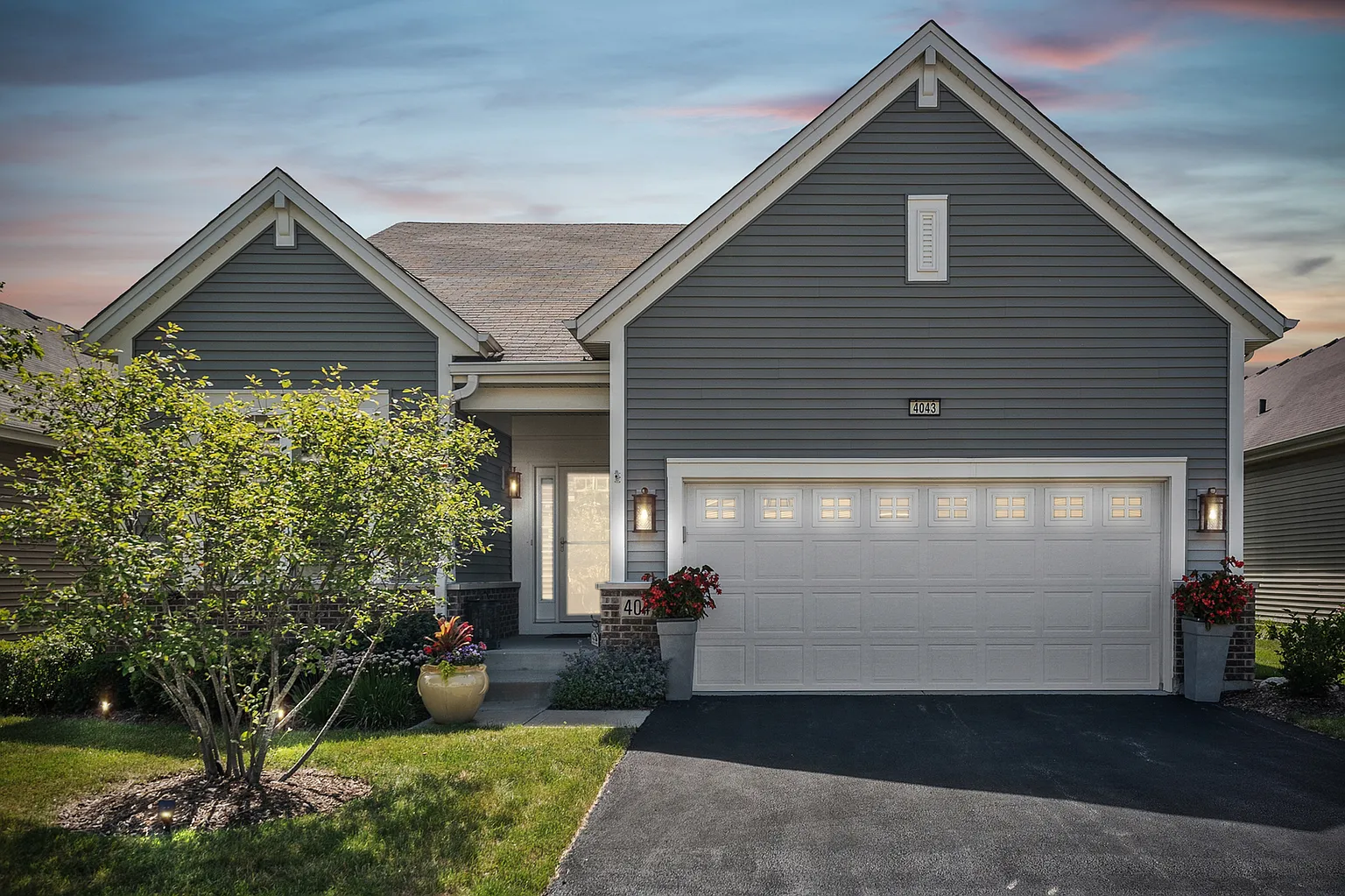 4043 Chesapeake Ln photo 1