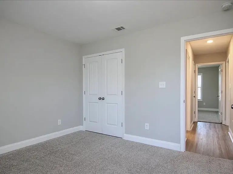 318 Weston Dr — Photo 8