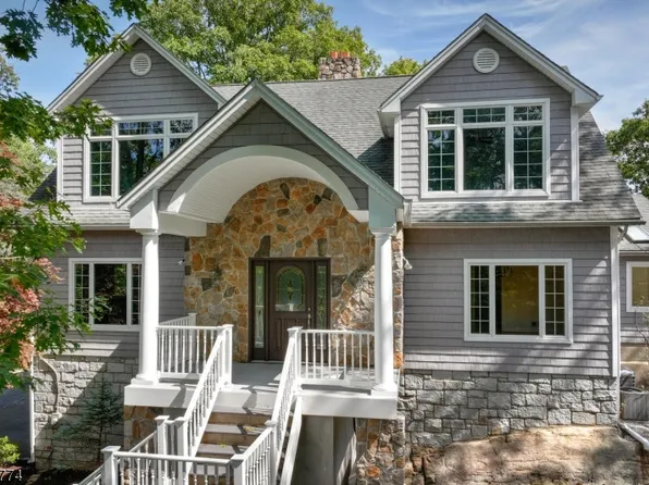 43 Brush Hill Rd, Kinnelon Boro, NJ 07405