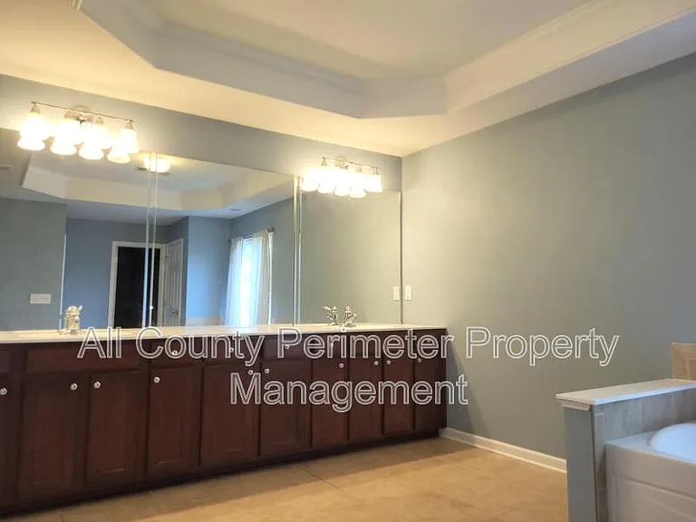 4445 Agard St — Photo 16