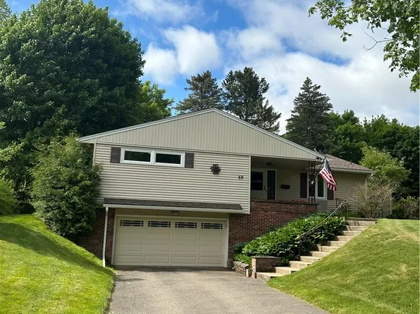 69 Highledge Dr, Penfield, NY 14526