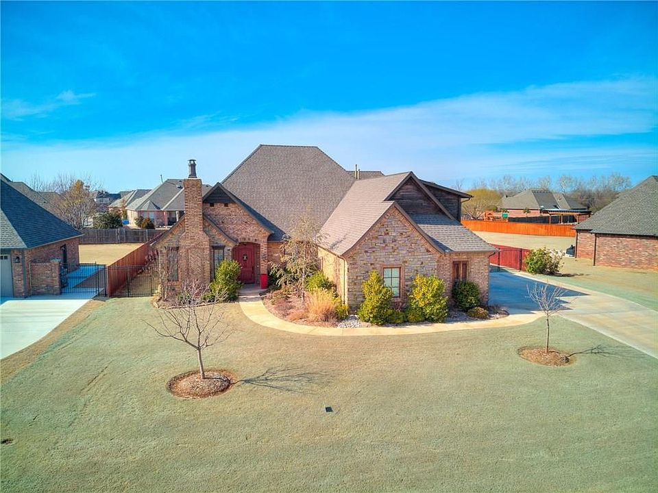 1st image of 1309 W Camellia Way