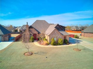 1309 W Camellia Way, Mustang, OK 73064