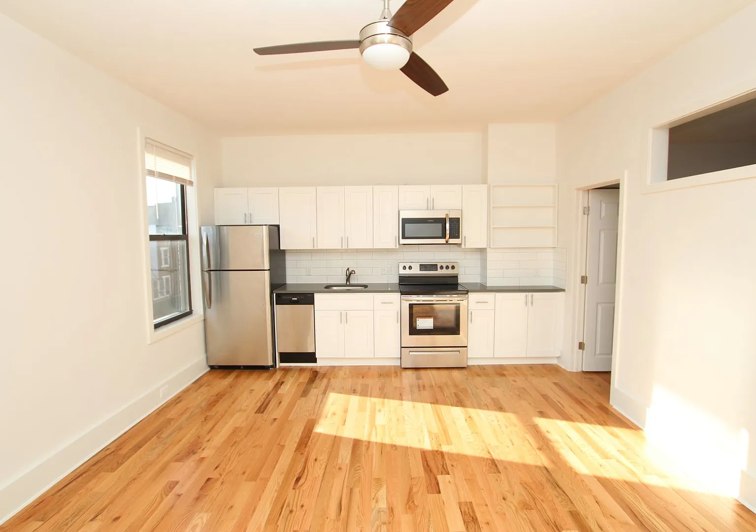 Beautiful 1 bedroom in great location in fishtown — Photo 1