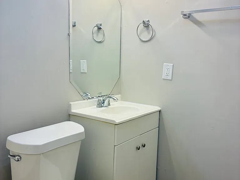 202 W Sullivan St — Photo 18