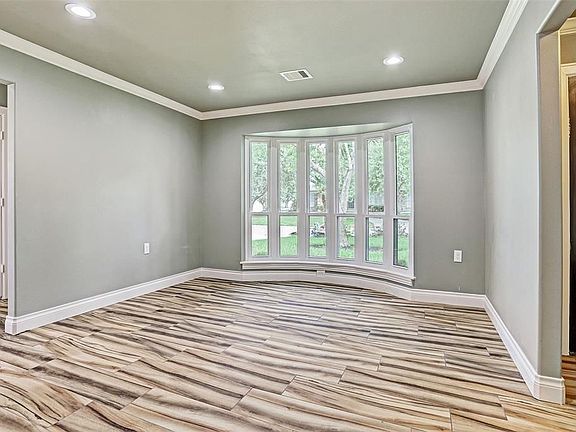 2nd image of 5130 Whittier Oaks Dr