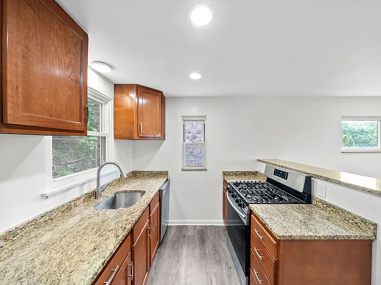 363 Olancha Ave — Photo 21