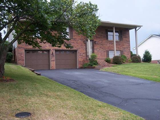 1st image of 35 Cove Hills Ln