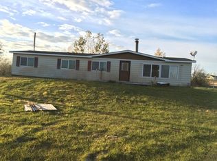 9394 W Flock Rd, Hammett, ID 83627