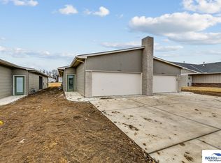 9927 E Annabelle Cir, Wichita, KS 67207