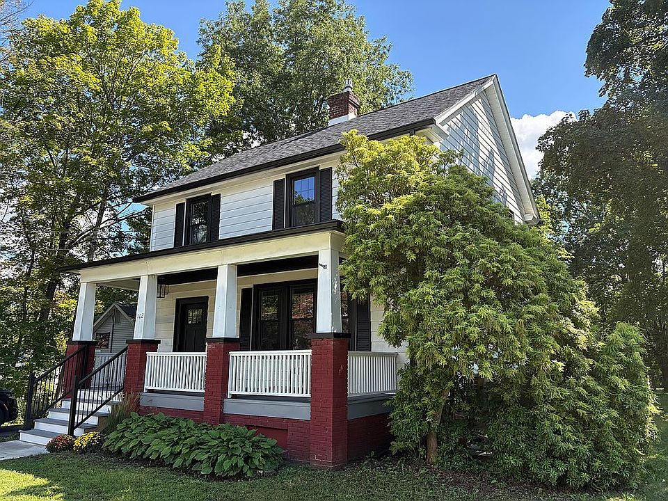 1st image of 102 E Cedar St