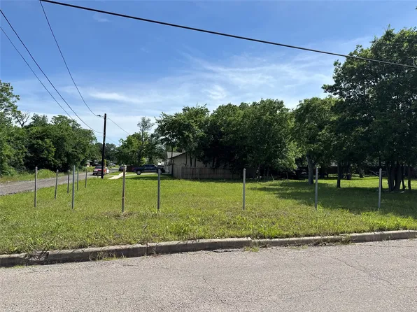 3701 McDougal St, Greenville, TX 75401