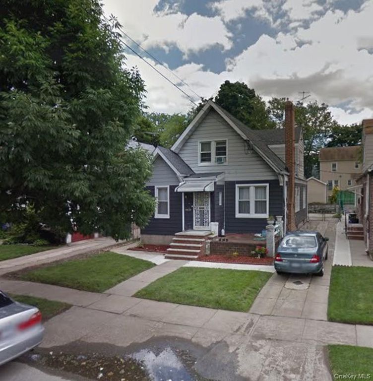 9-bedroom house for sale in St. Albans