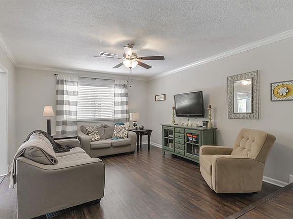 4th image of 401 Ella Ct
