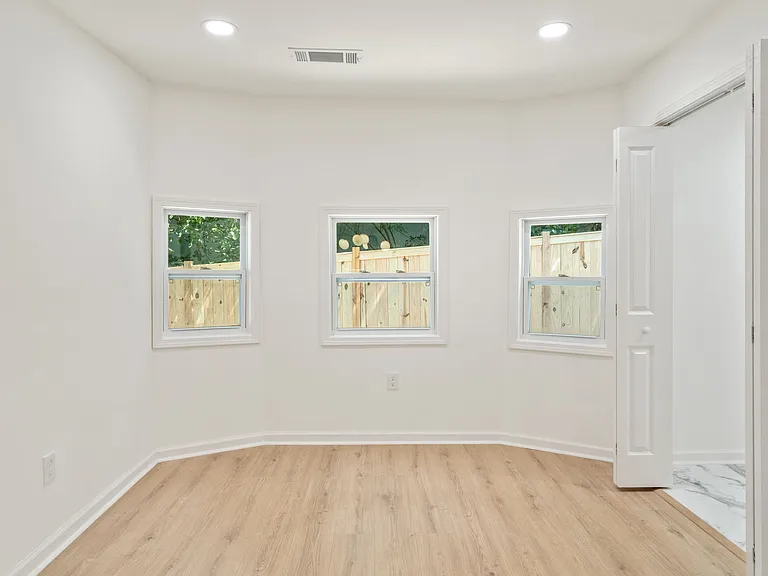 149 Edwards St NW — Photo 10