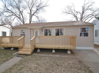 512 19th St NW, Minot, ND 58703