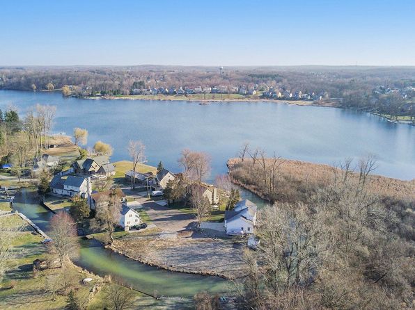 Thompson Lake - Howell MI Real Estate - 10 Homes For Sale | Zillow