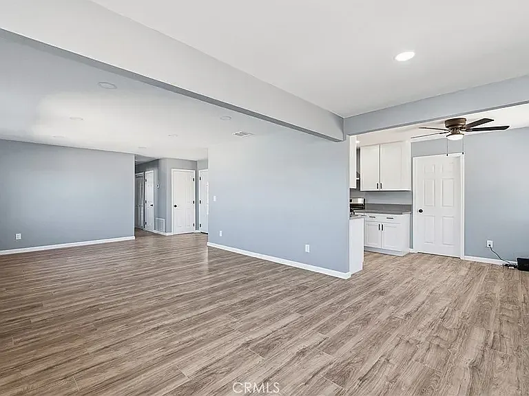 937 E Elizabeth St — Photo 3