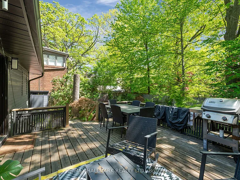 35 Benlamond Ave — Photo 16