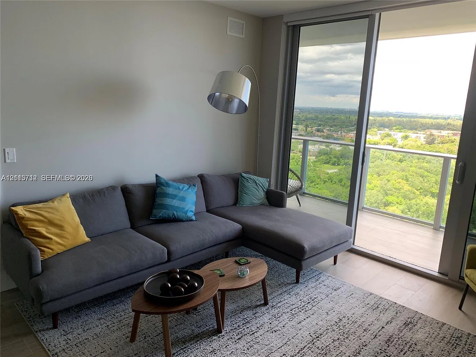 The Harbour North Condo — Photo 4