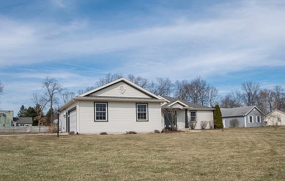4th image of 25963 Wild Berry Dr