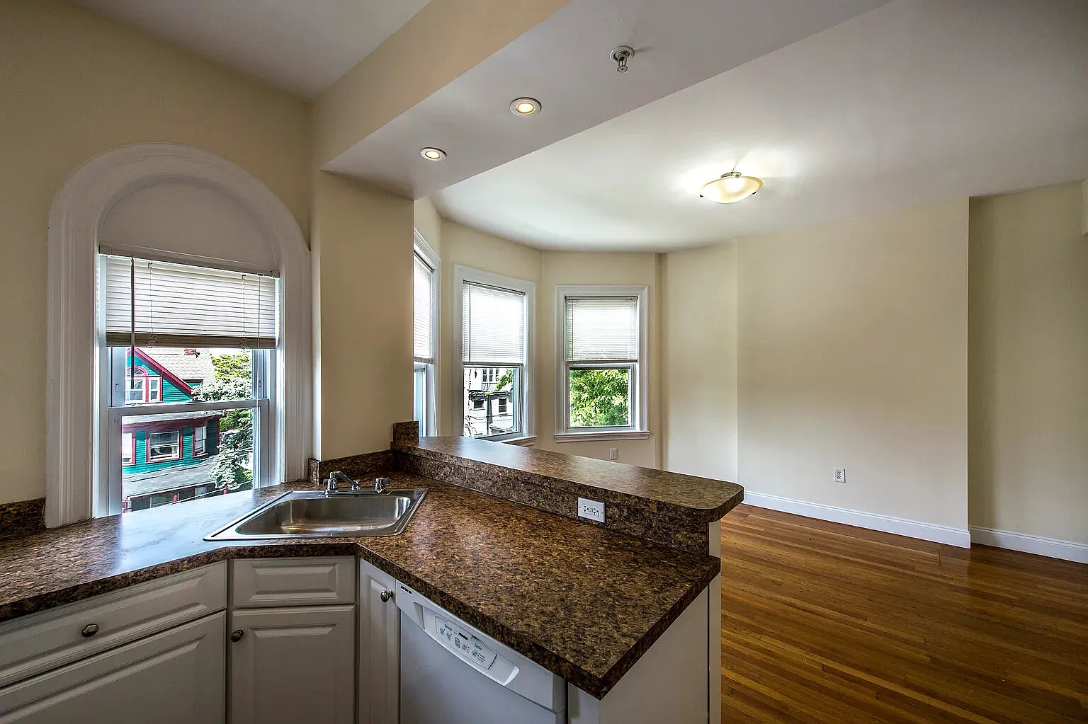 2 bed, $3,300 — Photo 1