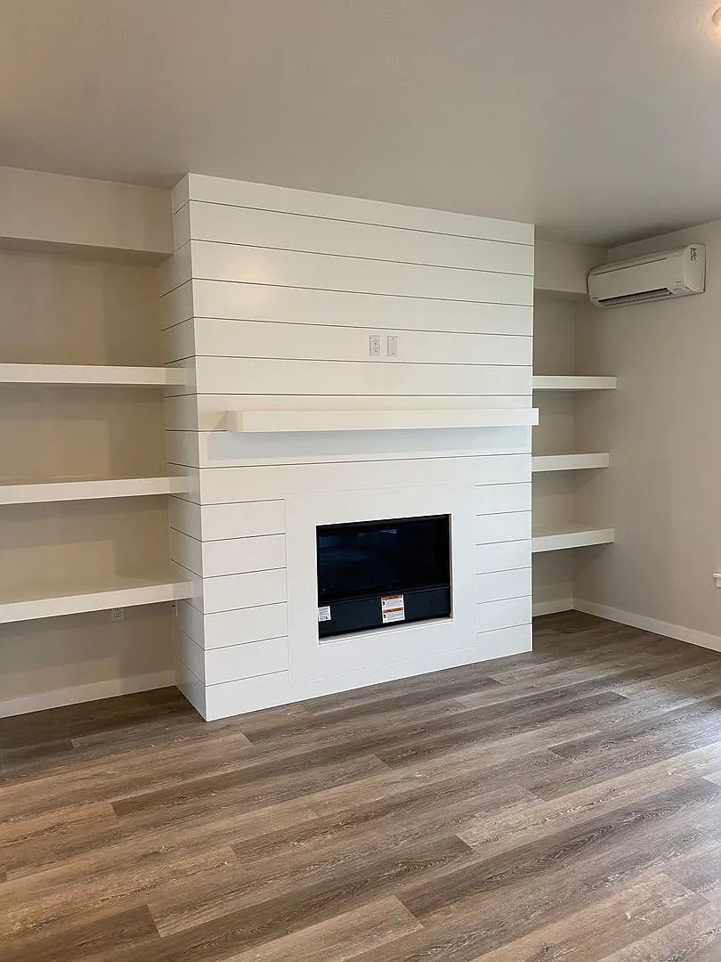 Modern 3 Bedroom, 3 Bath Townhome with 2-Car Garage! — Photo 4