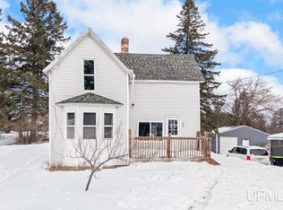 618 E Stanton St, Iron Mountain, MI 49801