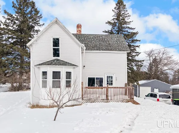 618 E Stanton St, Iron Mountain, MI 49801