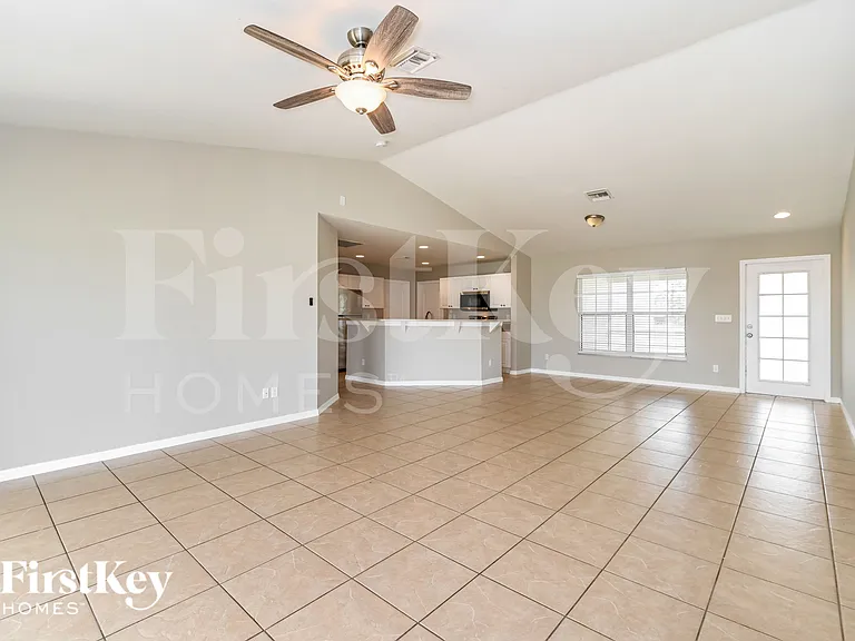 2837 NW 27th Ave — Photo 5